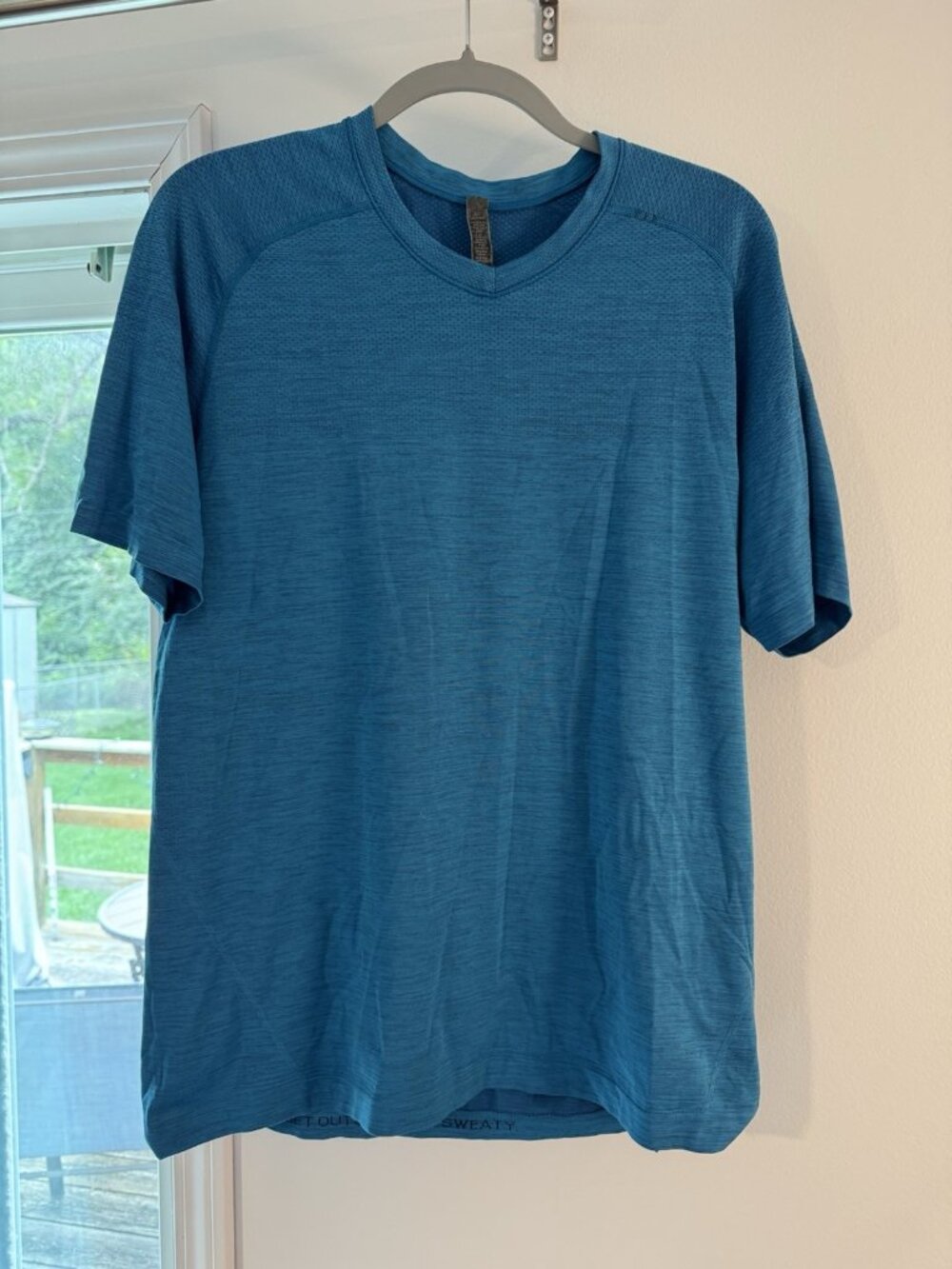 Lululemon V-Neck Tee Men's L Blue